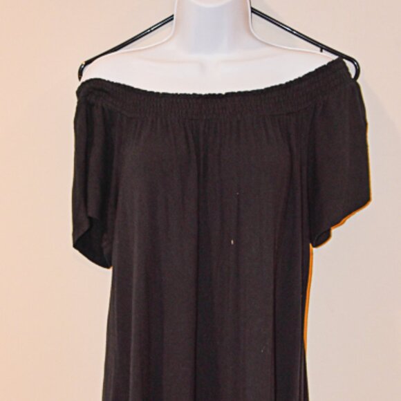Massimo Dresses & Skirts - Massimo Mini Black dress off shoulder or on Size XL